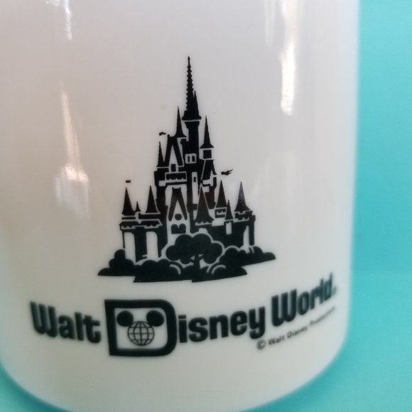 Vintage Walt Disney World Coffee/Tea/Hot Chocolate Cup/Mug w/Gold Rim NEW - Picture 2 of 7